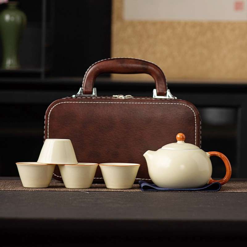 Minimal Cream Tea Set – 1 Teapot + 4 Cups + Cloth + Travel Case